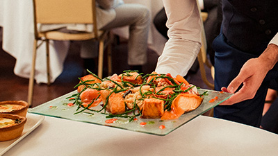 Restaurant Jobs in Kansas City | Lonnie’s Reno Club